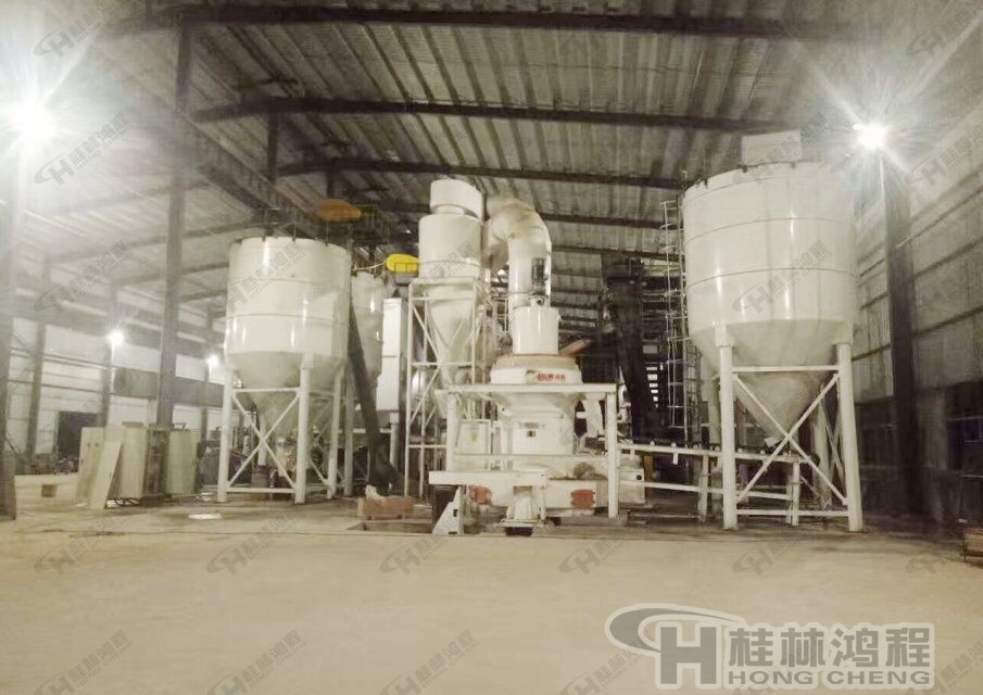 石墨磨粉機(jī)，石墨雷蒙磨，石墨雷蒙機(jī)，600目石墨粉設(shè)備，HC1700擺式磨粉機(jī)