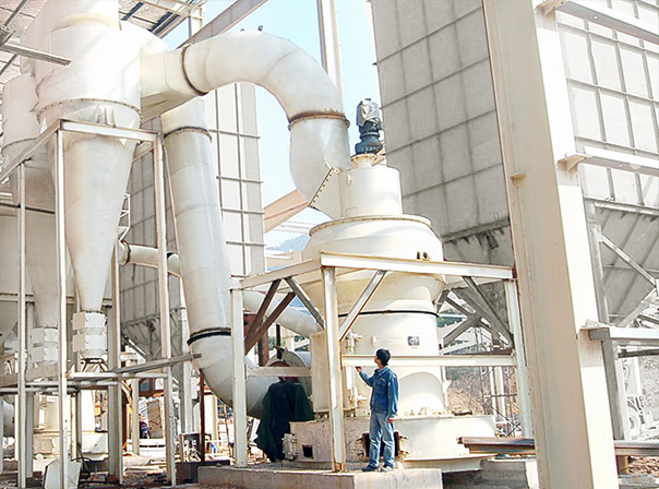 大型非金屬礦磨粉機(jī)廠家，桂林鴻程磨粉機(jī)，磨粉機(jī)，節(jié)能磨粉機(jī)，立磨，超細(xì)磨粉機(jī)，桂林鴻程磨粉機(jī)